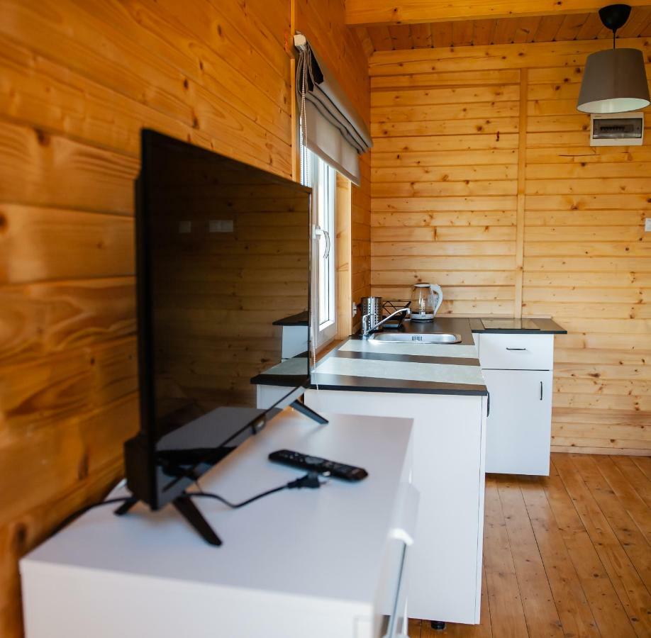 Pod Debami Wicie- Domki Drewniane Nad Morzem Wicie  Exterior foto